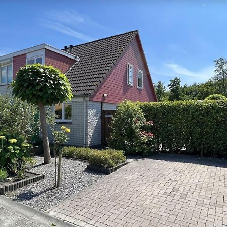 Vakantiehuis Op Villapark Oesterbaai Aan Zee , Met Speeltuin Grenzend Aan De Tuin Wemeldinge Kültér fotó
