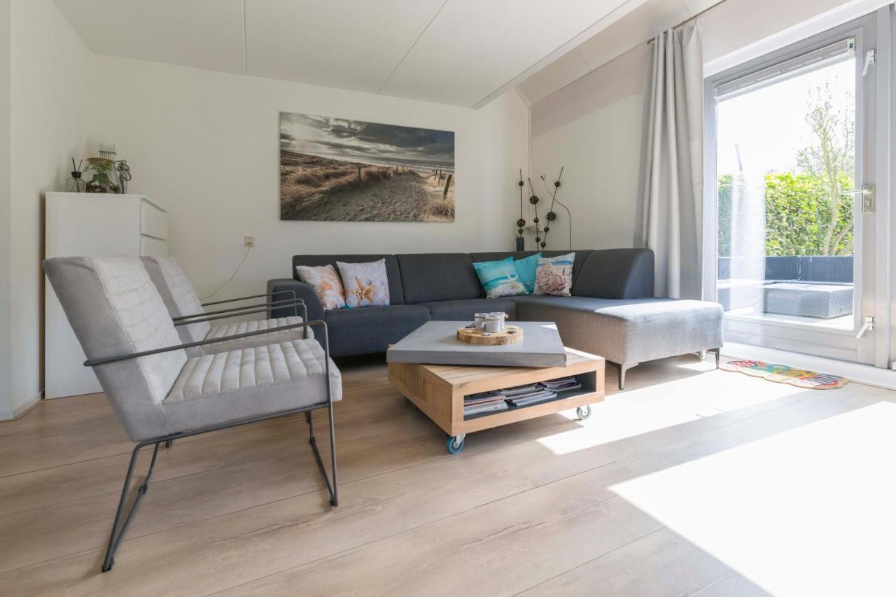 Vakantiehuis Op Villapark Oesterbaai Aan Zee , Met Speeltuin Grenzend Aan De Tuin Wemeldinge Kültér fotó