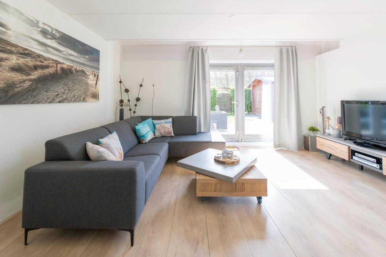 Vakantiehuis Op Villapark Oesterbaai Aan Zee , Met Speeltuin Grenzend Aan De Tuin Wemeldinge Kültér fotó