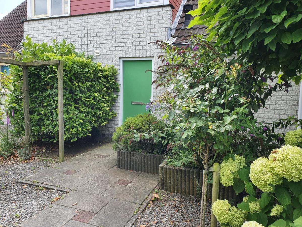 Vakantiehuis Op Villapark Oesterbaai Aan Zee , Met Speeltuin Grenzend Aan De Tuin Wemeldinge Kültér fotó